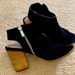 Steve Madden booties! Size 7